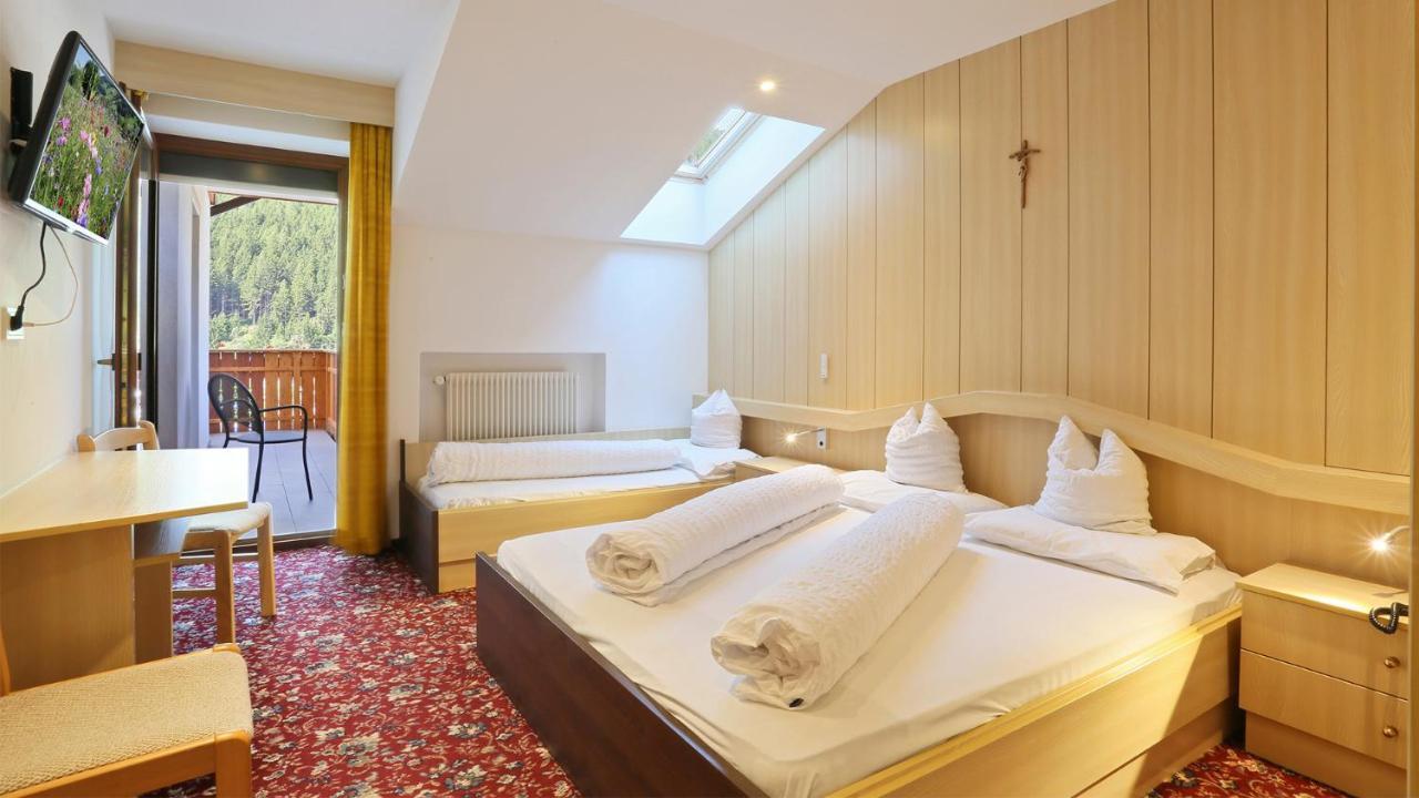 קולה איזארקו Pension Alpenhof B&B מראה חיצוני תמונה